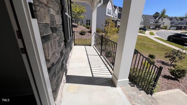 705 Blue Pointe Path