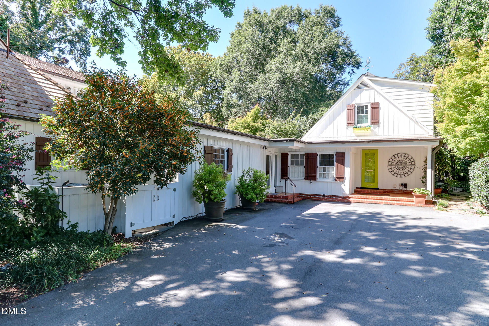 1805 Mcdonald Lane