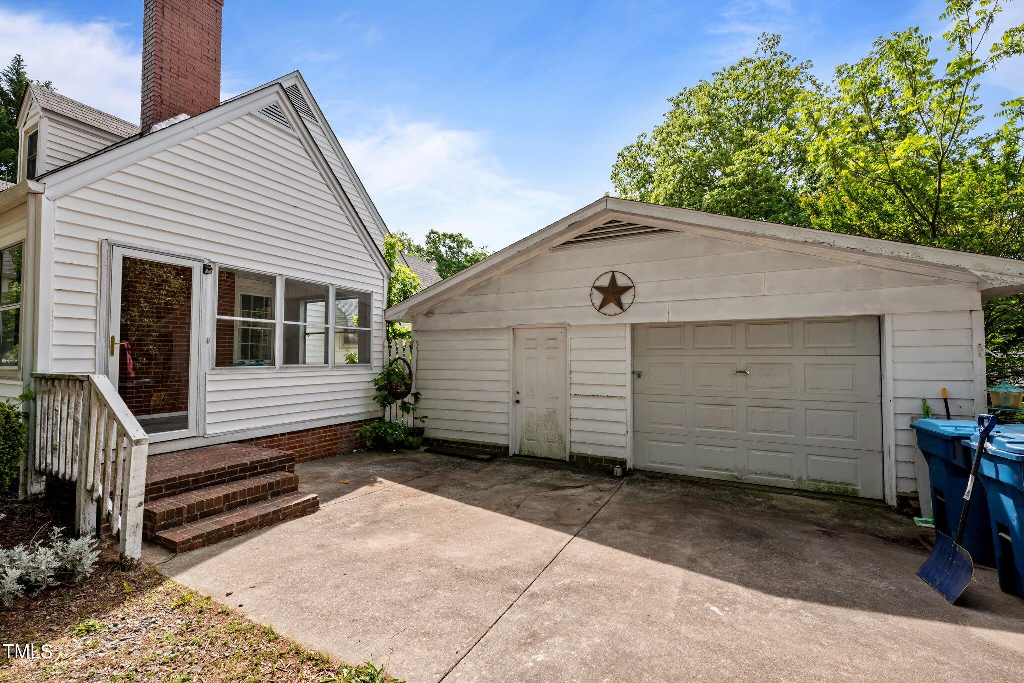 2106 Nc Highway 62 E