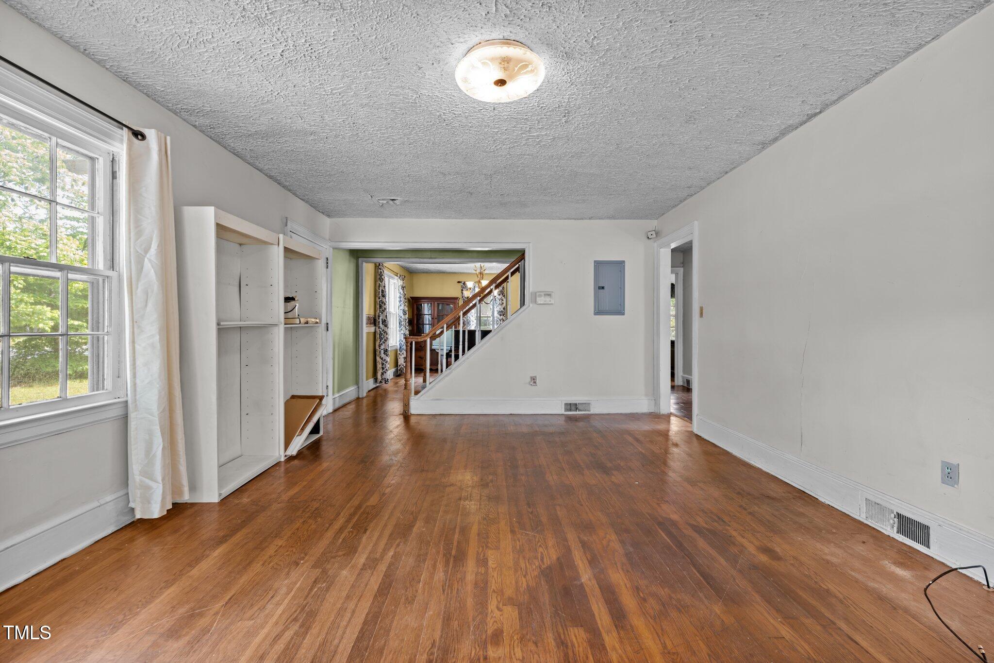 2106 Nc Highway 62 E