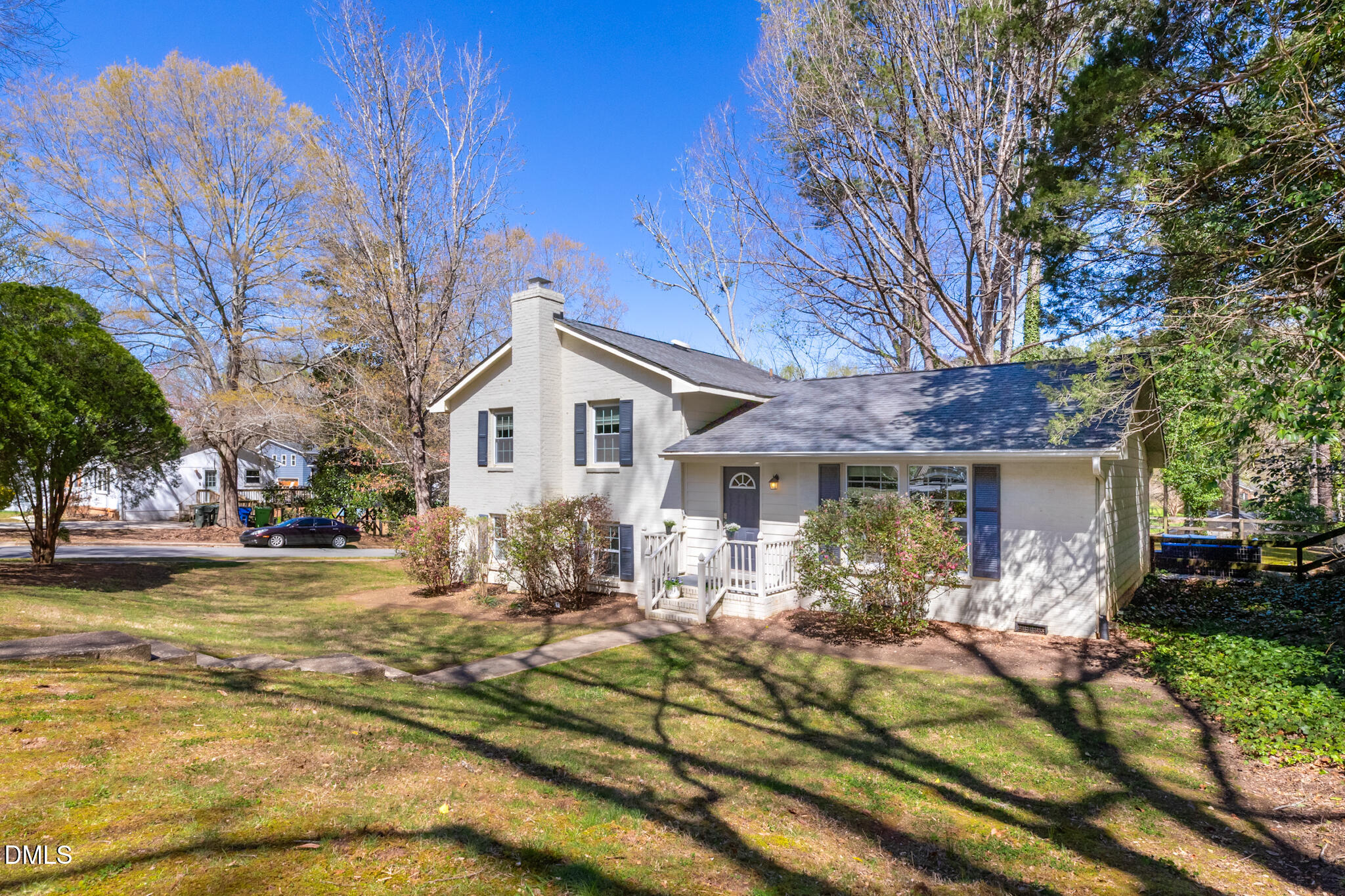 516 Northclift Drive