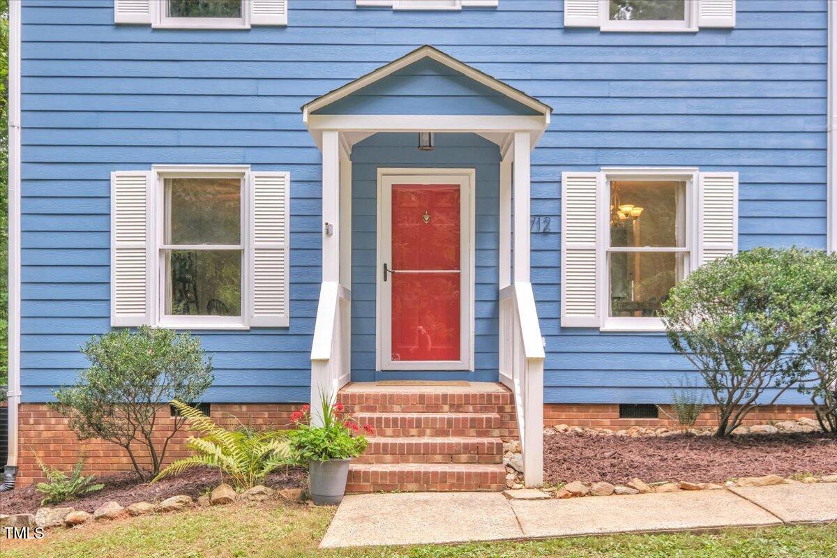 2712 Red Pine Road