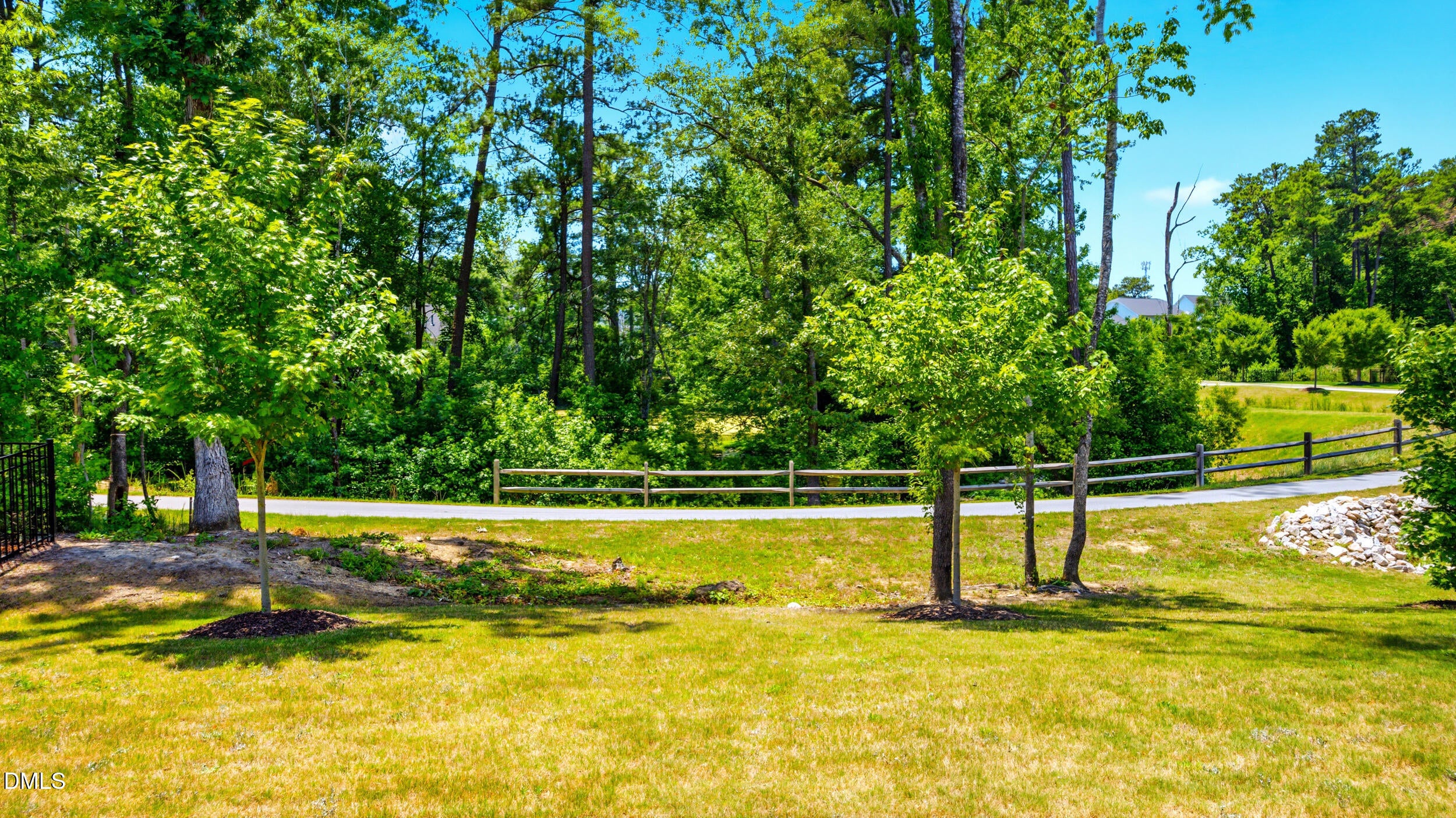 612 Deer Pond Way