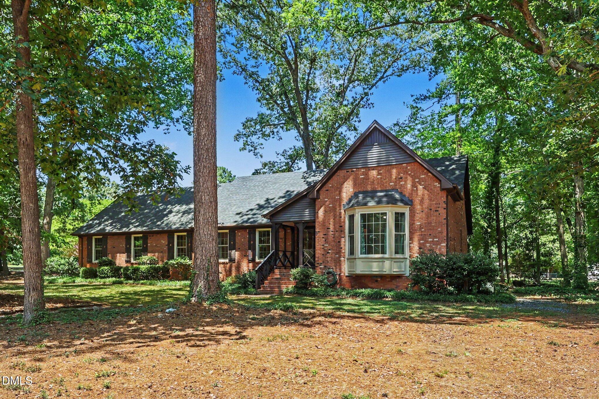 5221 Dutchman Drive