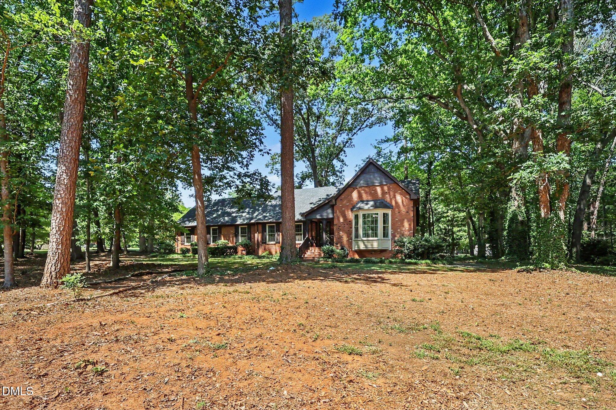 5221 Dutchman Drive