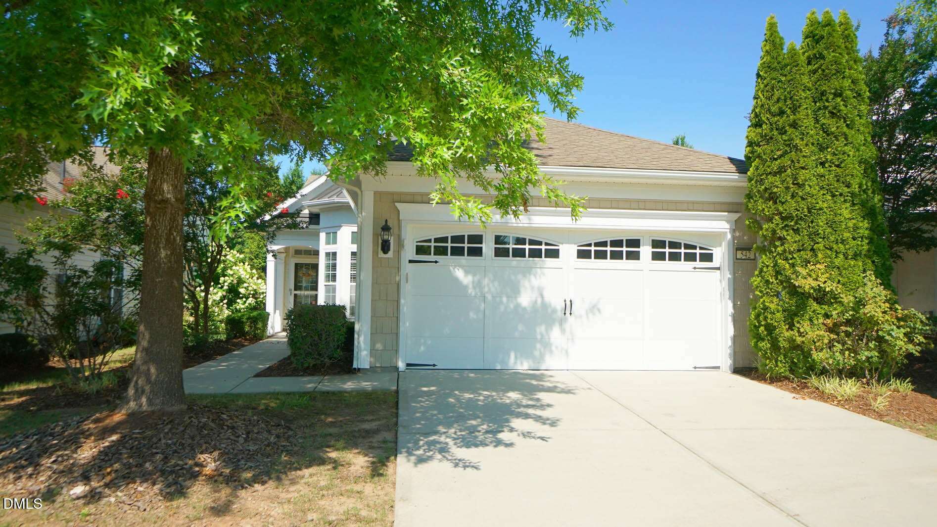 542 Tomkins Loop