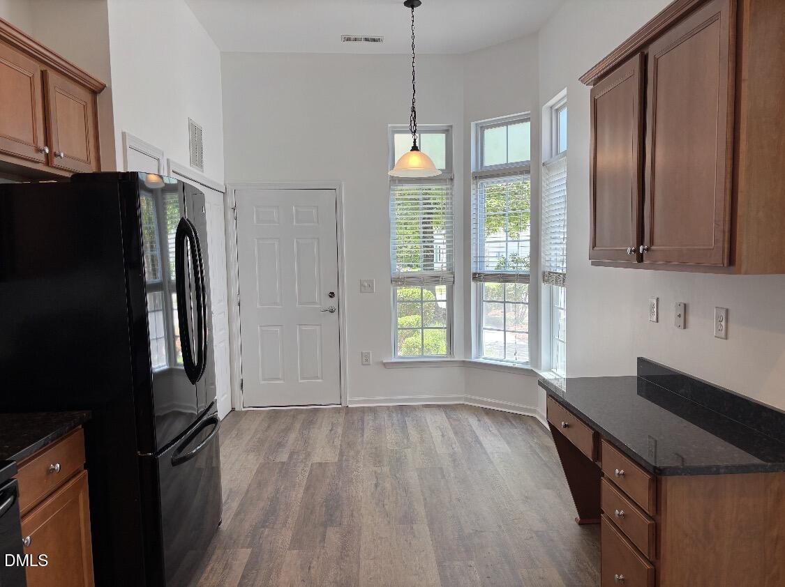 542 Tomkins Loop
