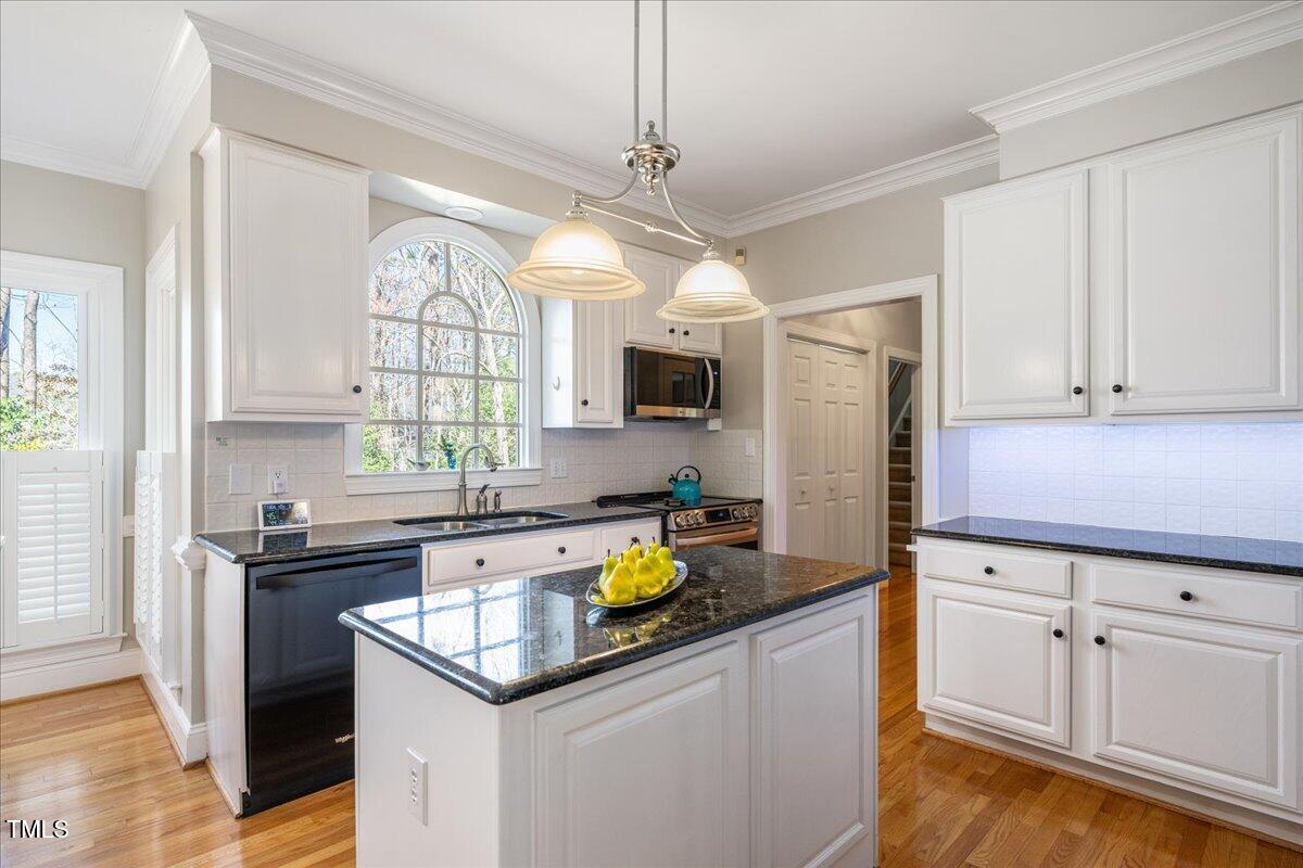 Cary, North Carolina 27518, United States, 4 Bedrooms Bedrooms, ,3 BathroomsBathrooms,Residential,Pending,83822