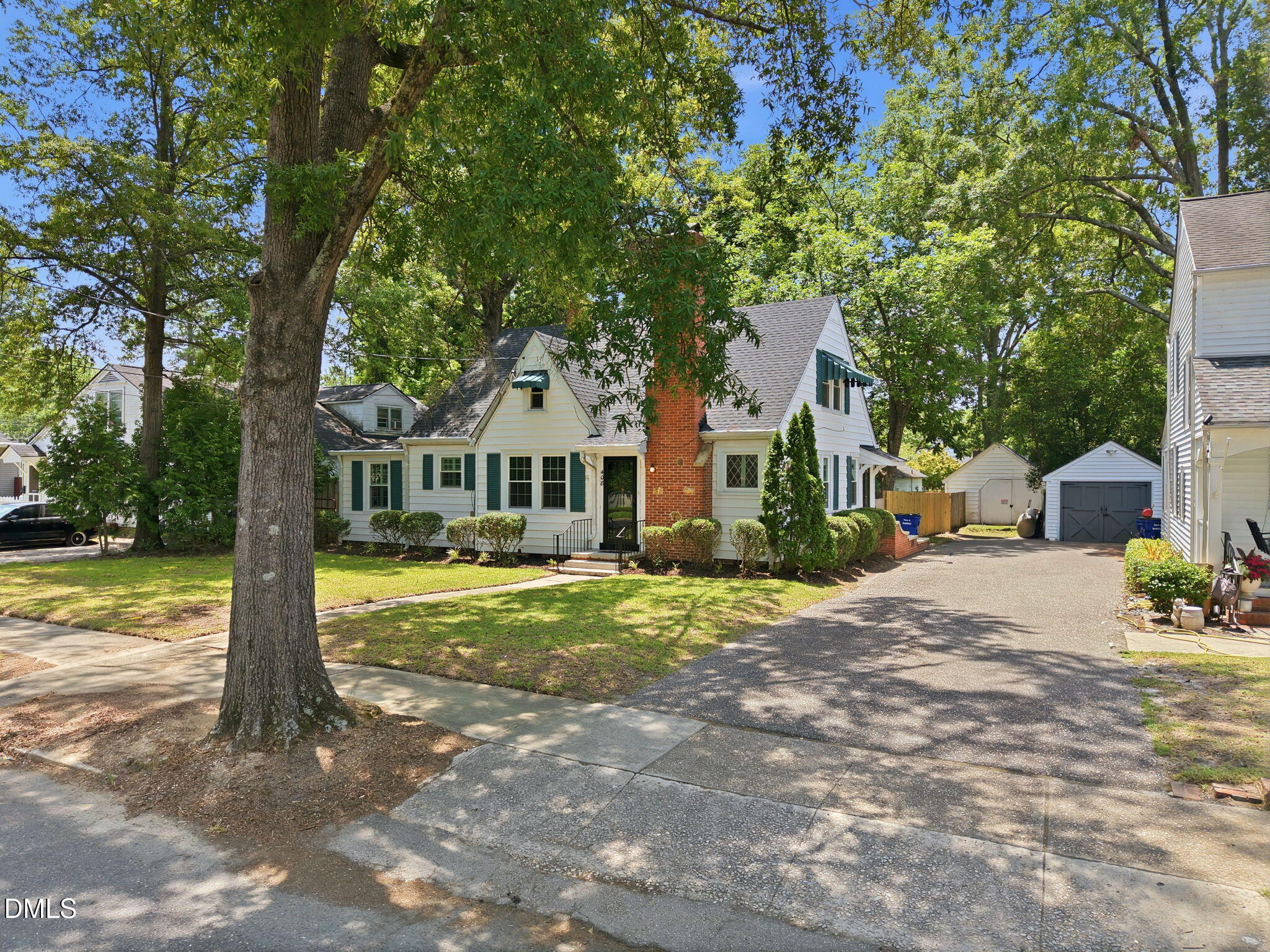 408 E Lee Street
