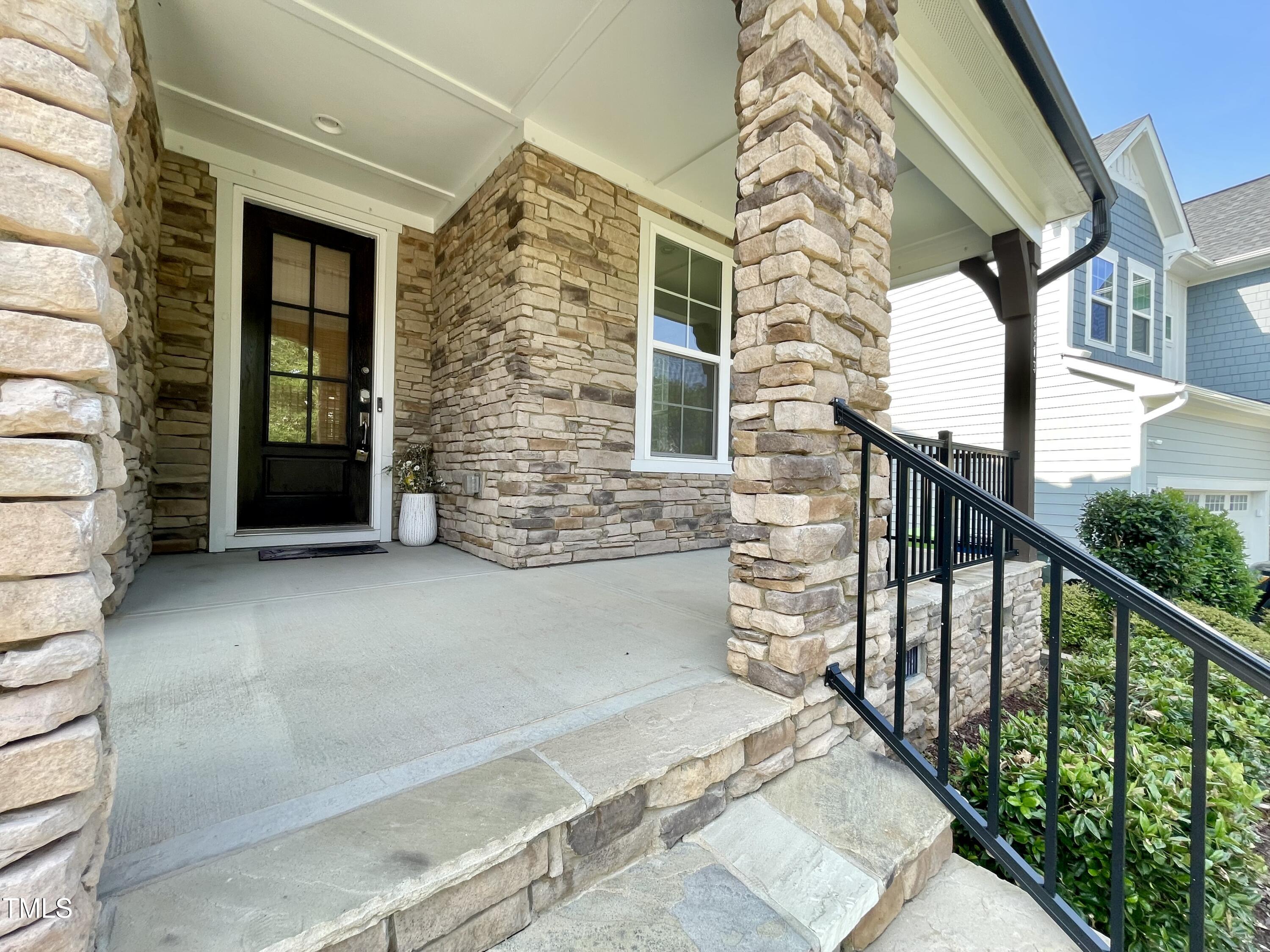 8813 Moss Glen Drive