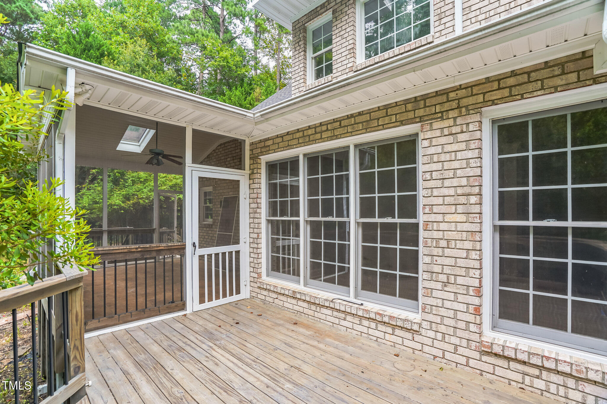 1900 High Oaks Lane