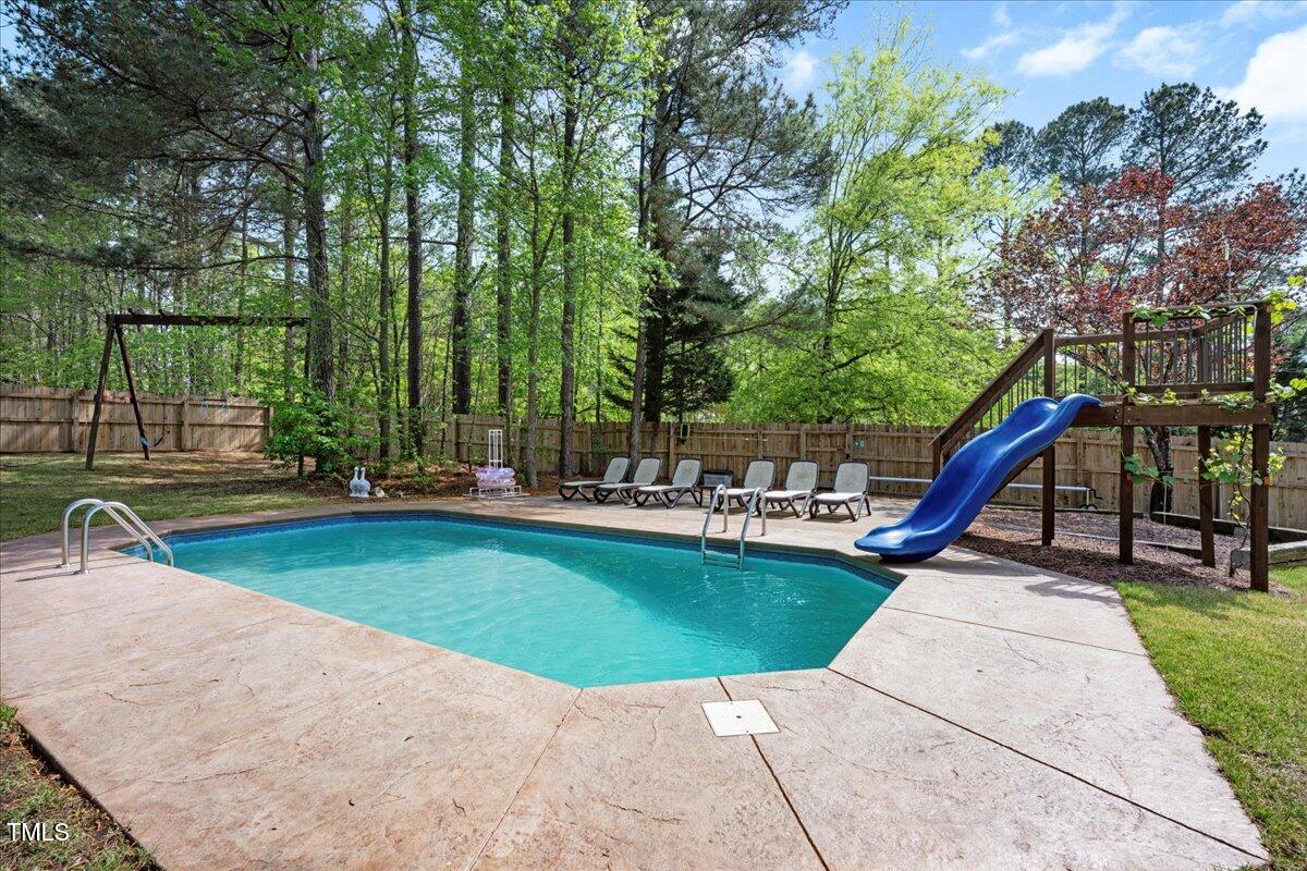 Cary, North Carolina 27513, United States, 4 Bedrooms Bedrooms, ,3 BathroomsBathrooms,Residential,Pending,106883