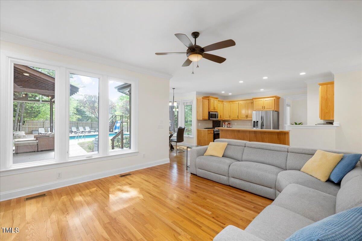 Cary, North Carolina 27513, United States, 4 Bedrooms Bedrooms, ,3 BathroomsBathrooms,Residential,Pending,106883