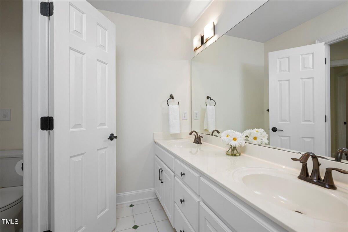 Cary, North Carolina 27513, United States, 4 Bedrooms Bedrooms, ,3 BathroomsBathrooms,Residential,Pending,106883