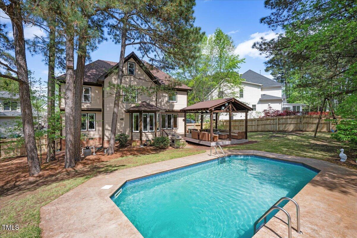 Cary, North Carolina 27513, United States, 4 Bedrooms Bedrooms, ,3 BathroomsBathrooms,Residential,Pending,106883