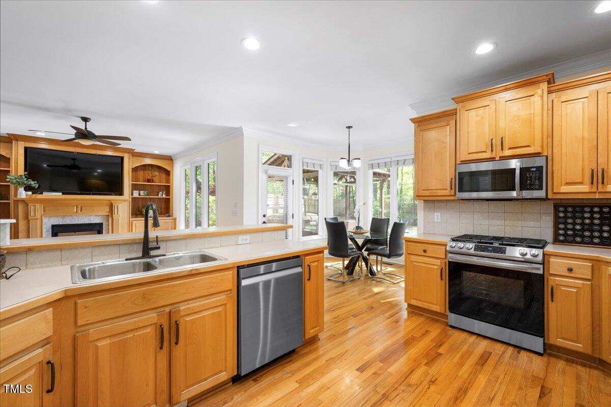 Cary, North Carolina 27513, United States, 4 Bedrooms Bedrooms, ,3 BathroomsBathrooms,Residential,Pending,106883