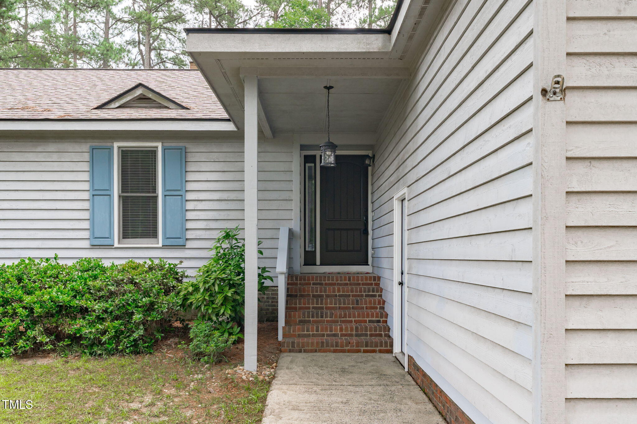 502 Hillcrest Road