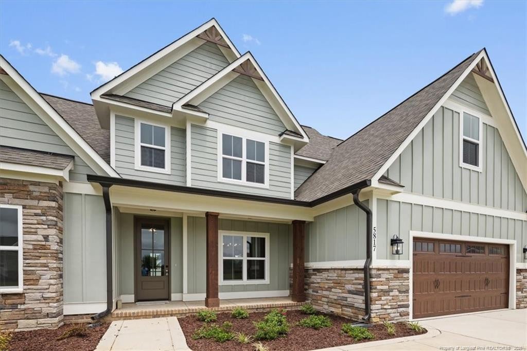 5817 Dottie Circle