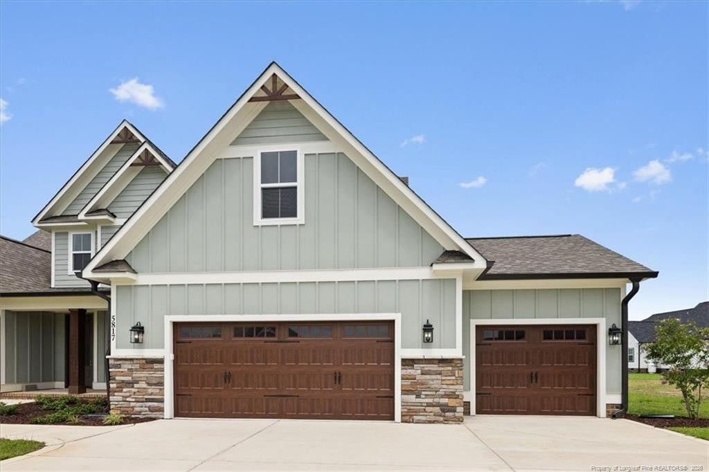 5817 Dottie Circle