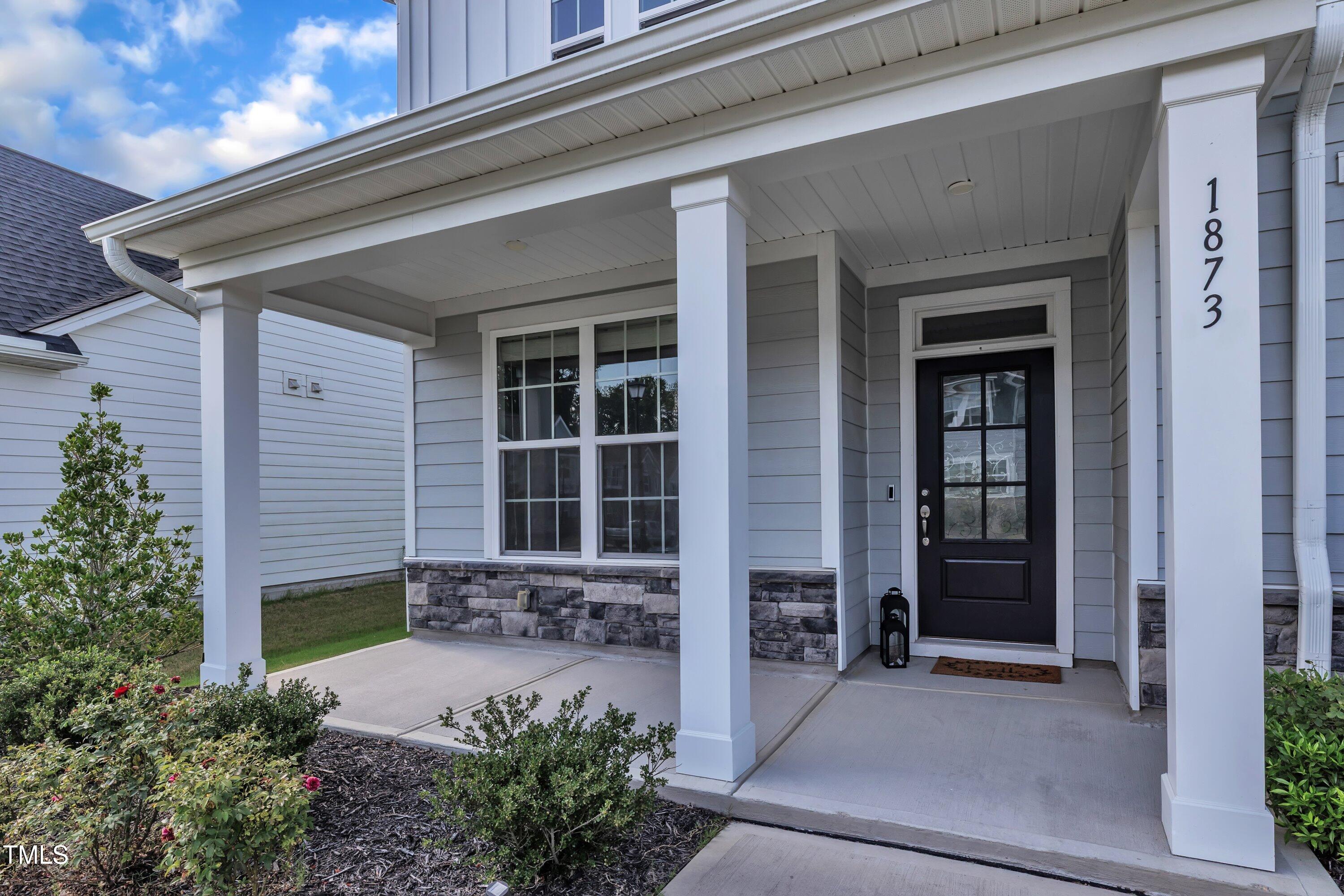 1873 Knights Crest Way