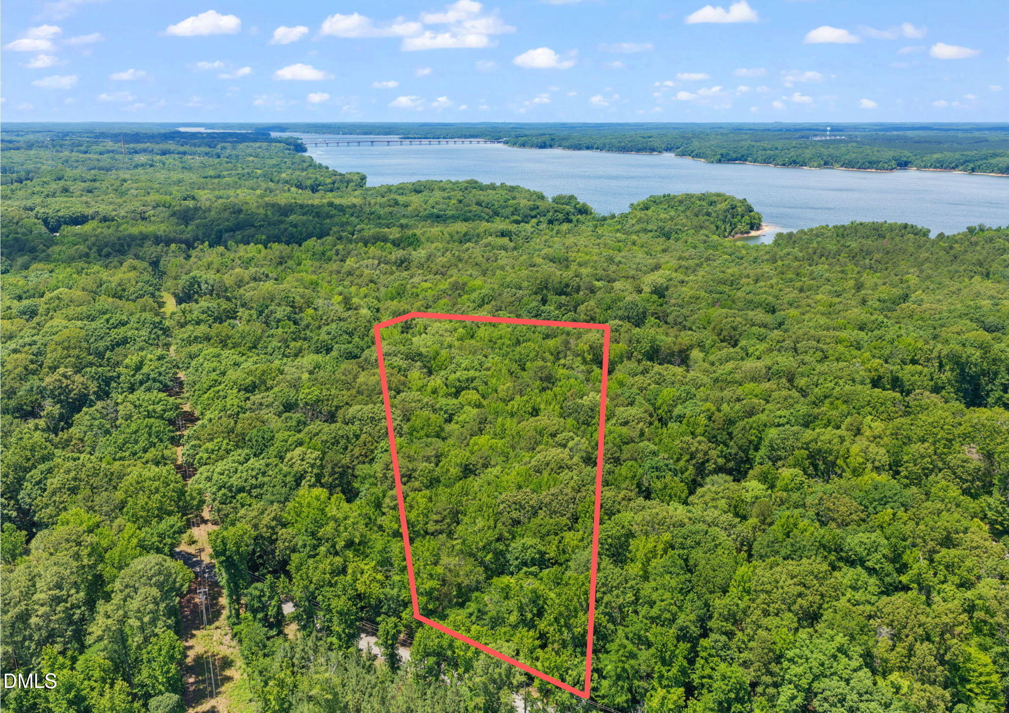 313 Lakepoint Drive