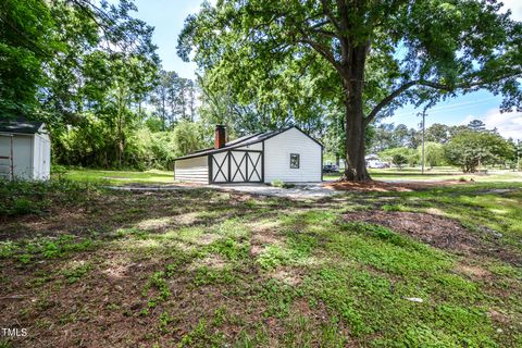 Single Family Residence in Raleigh NC 3005 Avery Street 24.jpg