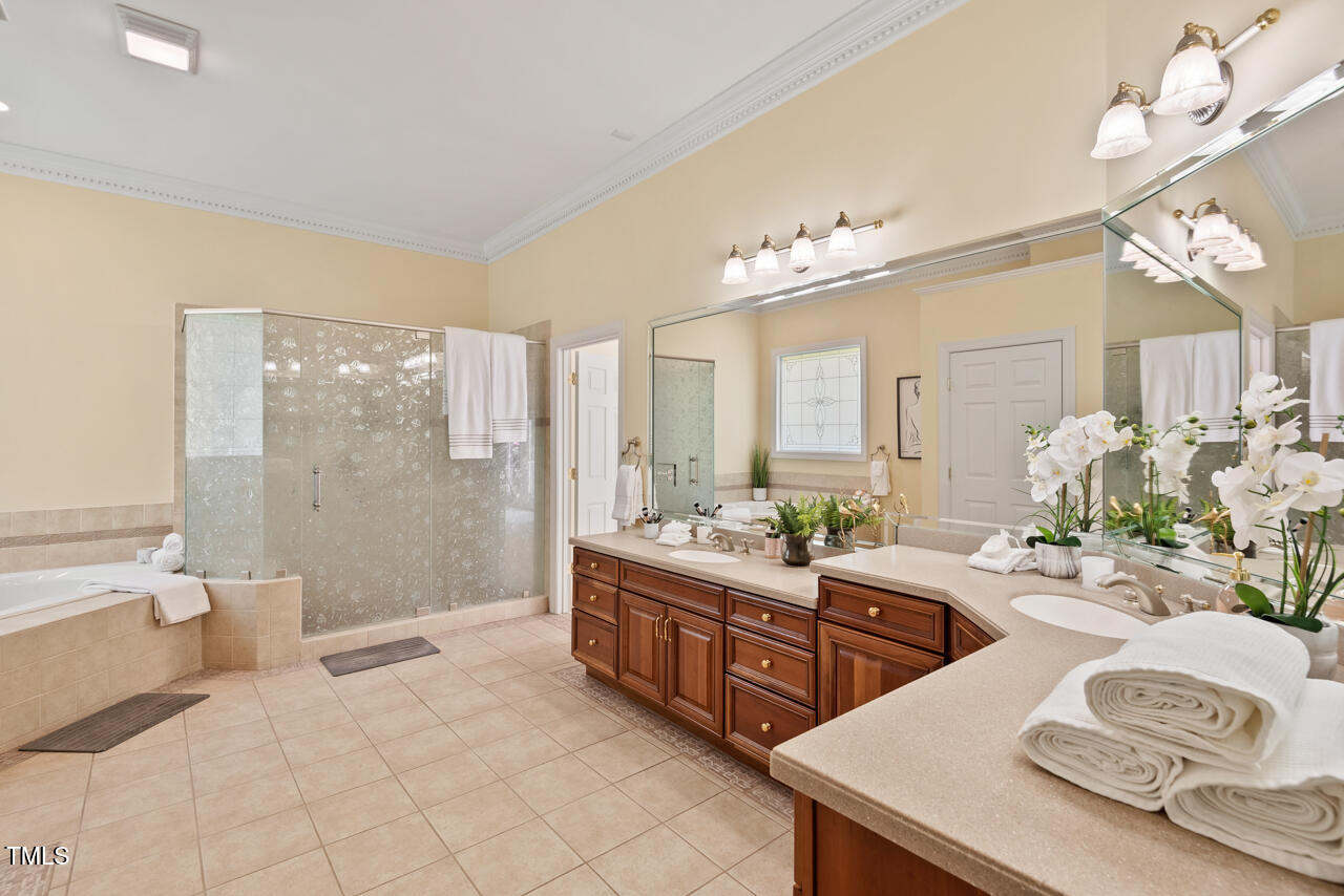 Durham, North Carolina 27713, United States, 3 Bedrooms Bedrooms, ,4 BathroomsBathrooms,Residential,Pending,120785