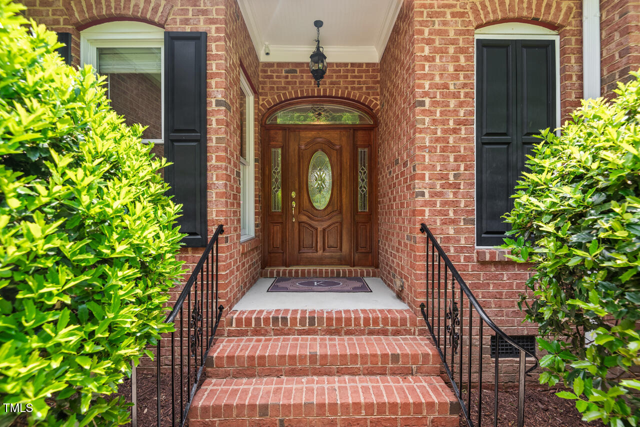 27 Woodgate Court