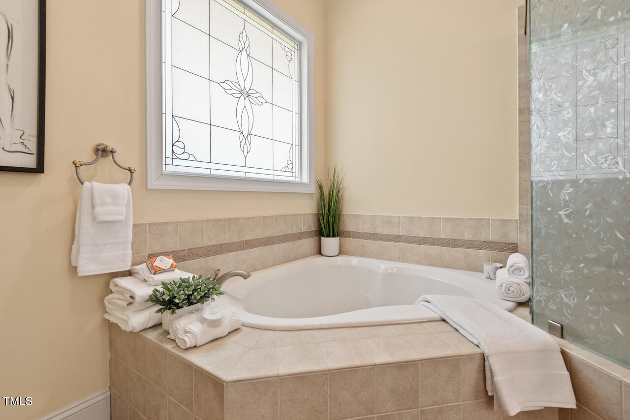 Durham, North Carolina 27713, United States, 3 Bedrooms Bedrooms, ,4 BathroomsBathrooms,Residential,Pending,120785