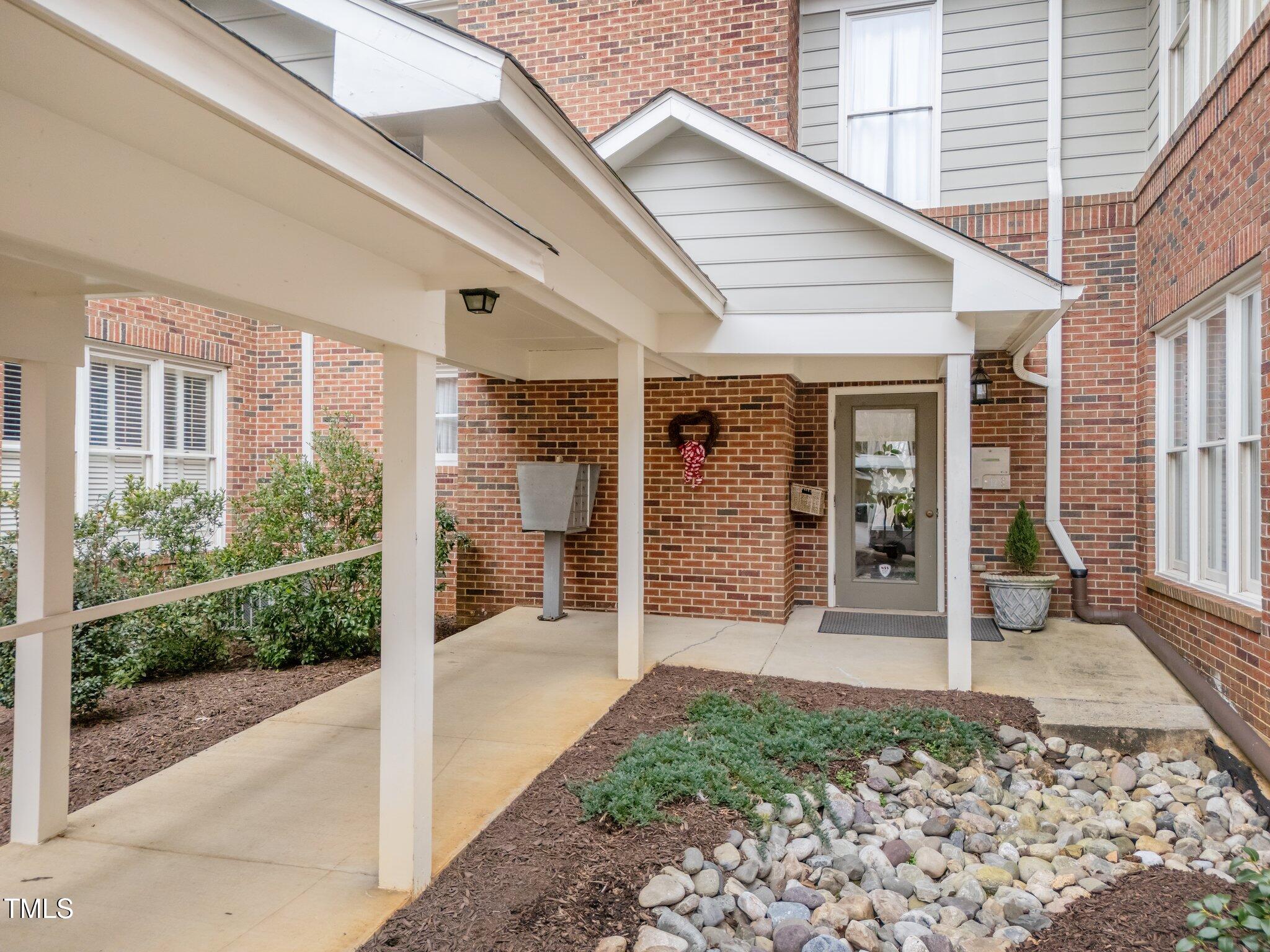 100 Edenburgh Road 202