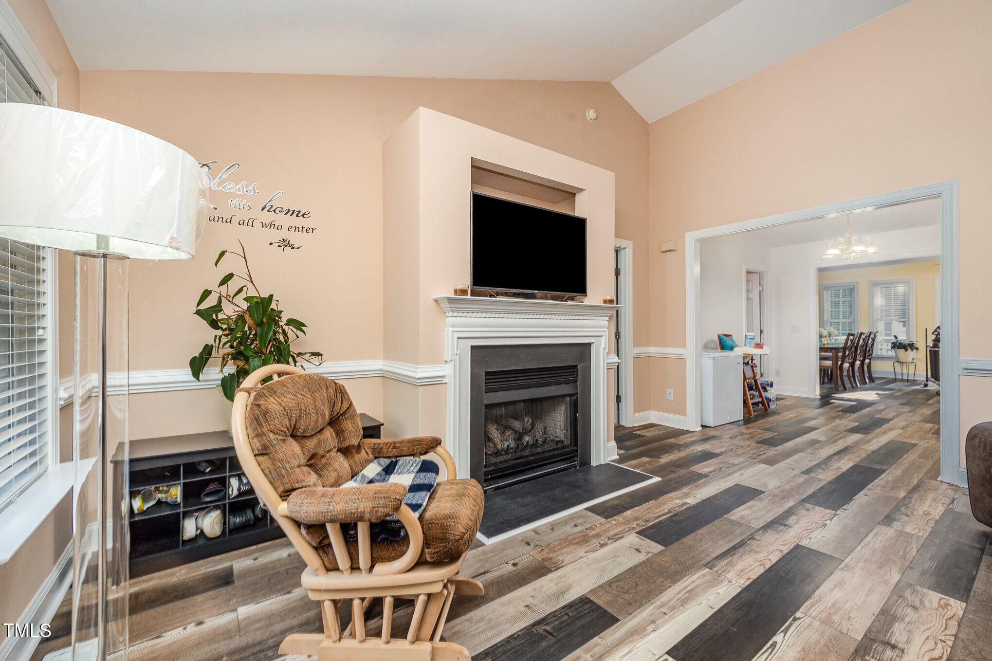 609 N Country Club Drive