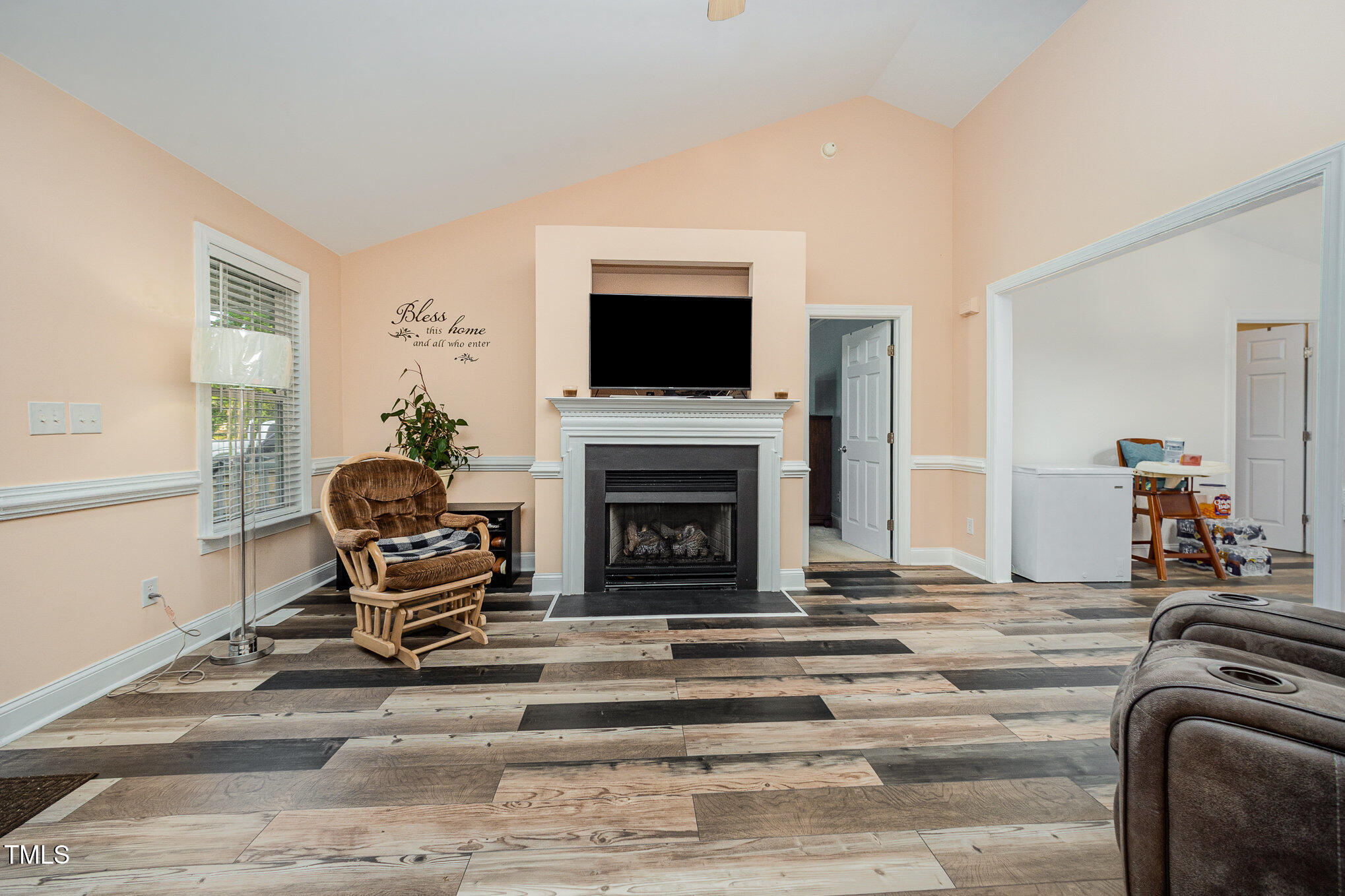 609 N Country Club Drive
