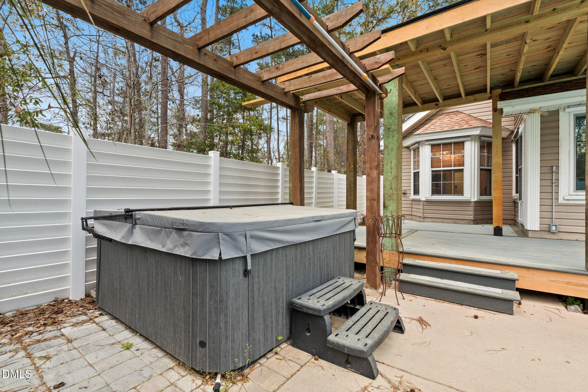 12 Court 1 Northwest Drive