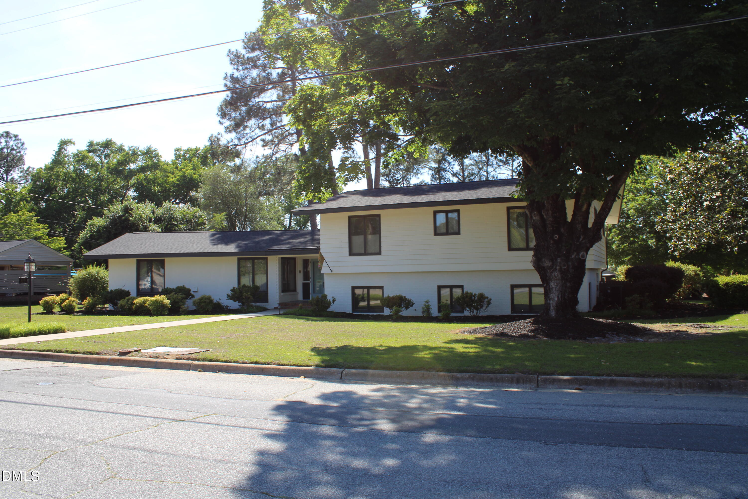 1607 Lakeshore Drive