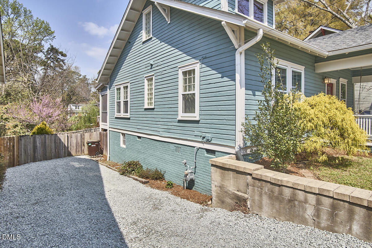 2202 Chapel Hill Road