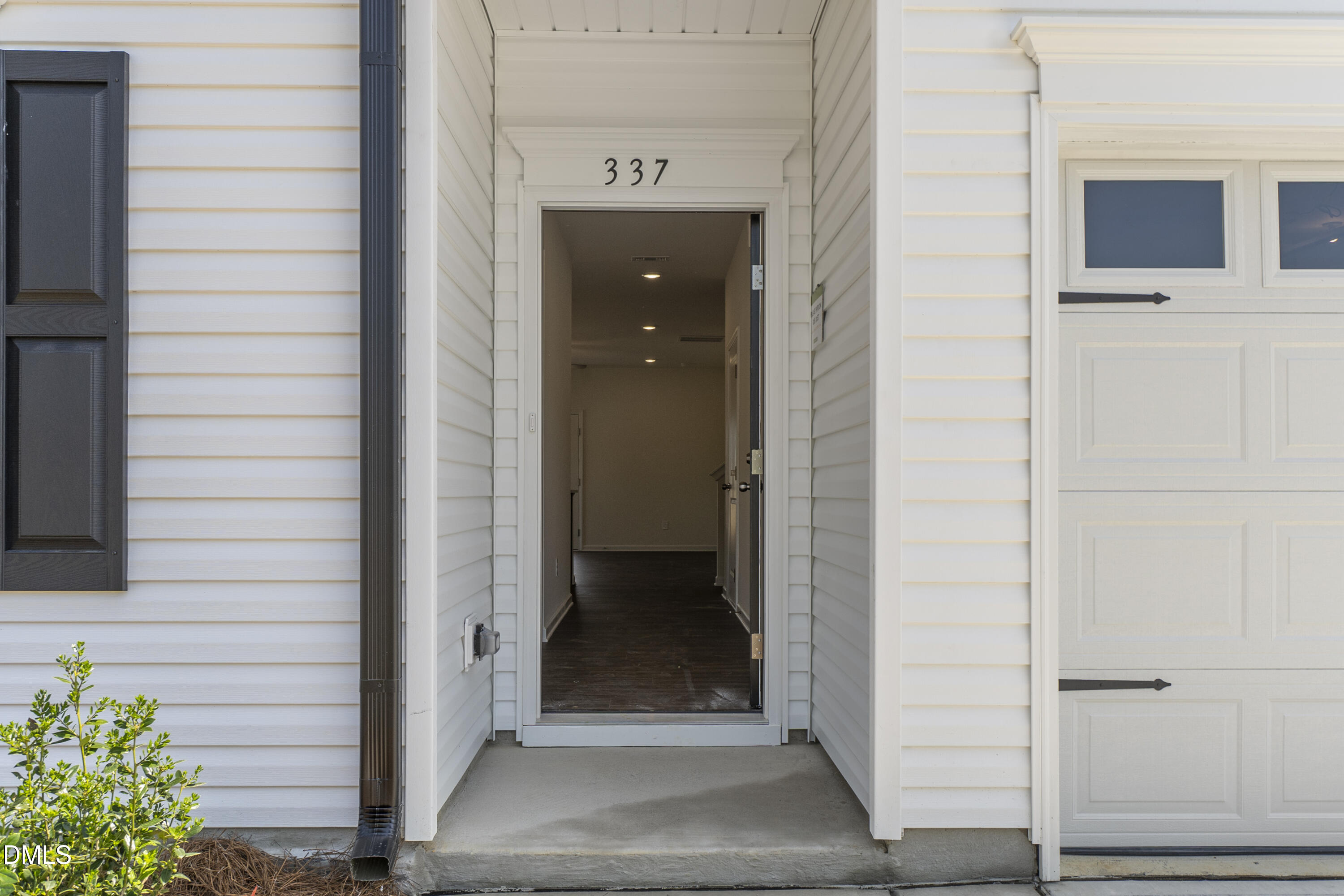 337 White Azalea Way