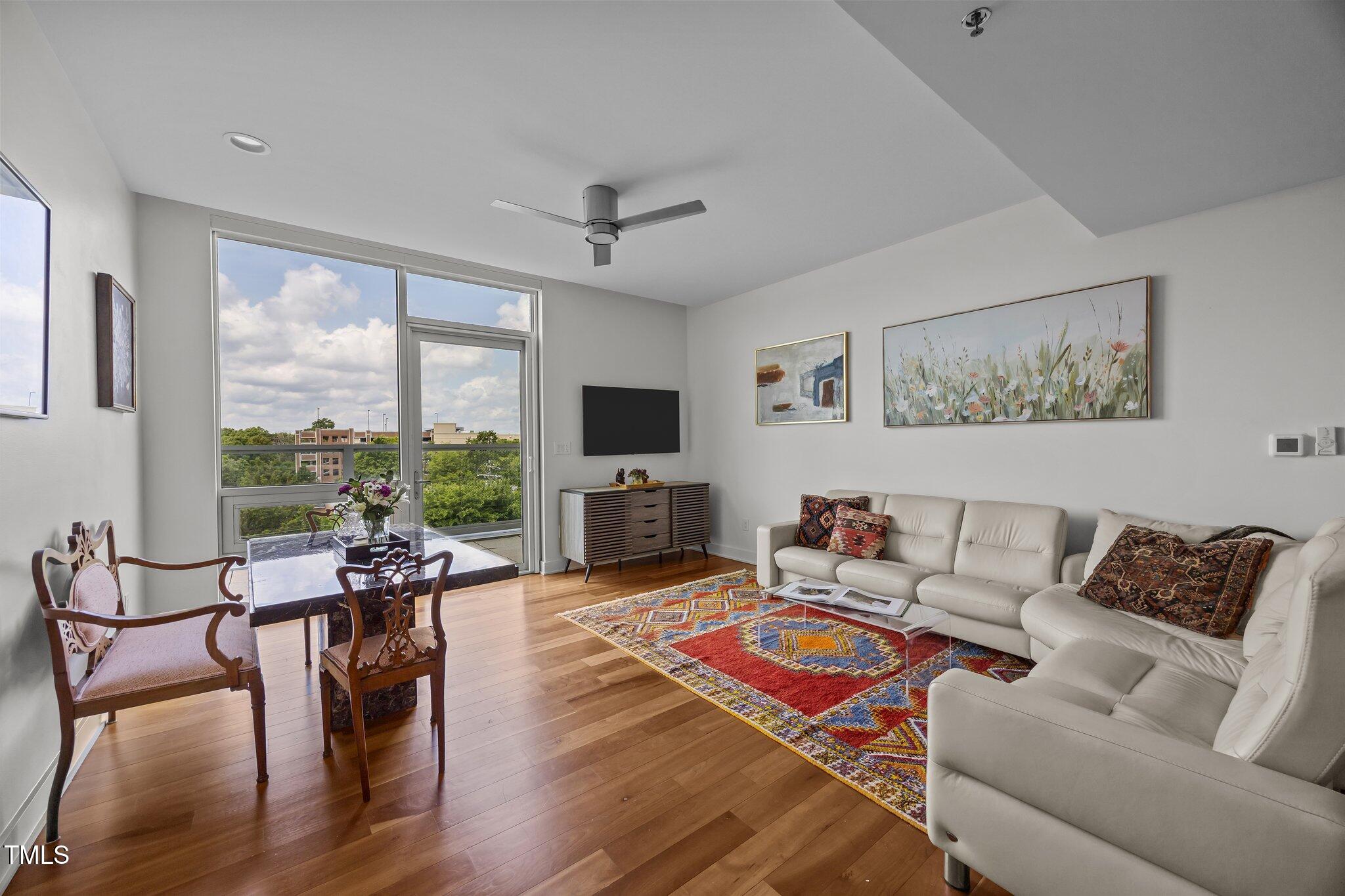 601 W Rosemary Street 418