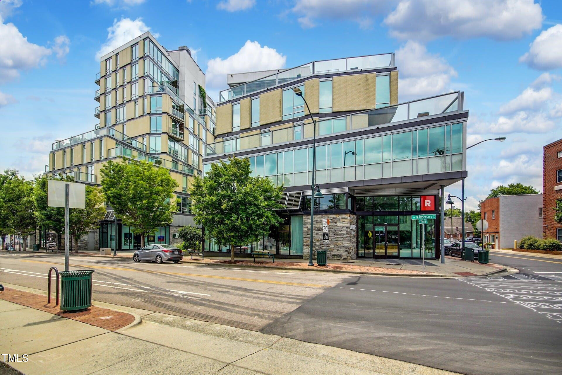 601 W Rosemary Street 418