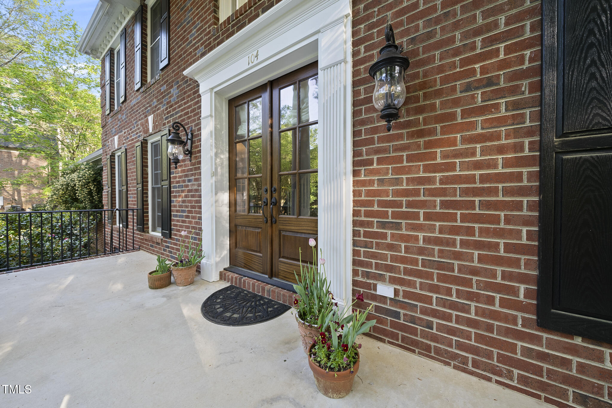 104 Arcadia Lane