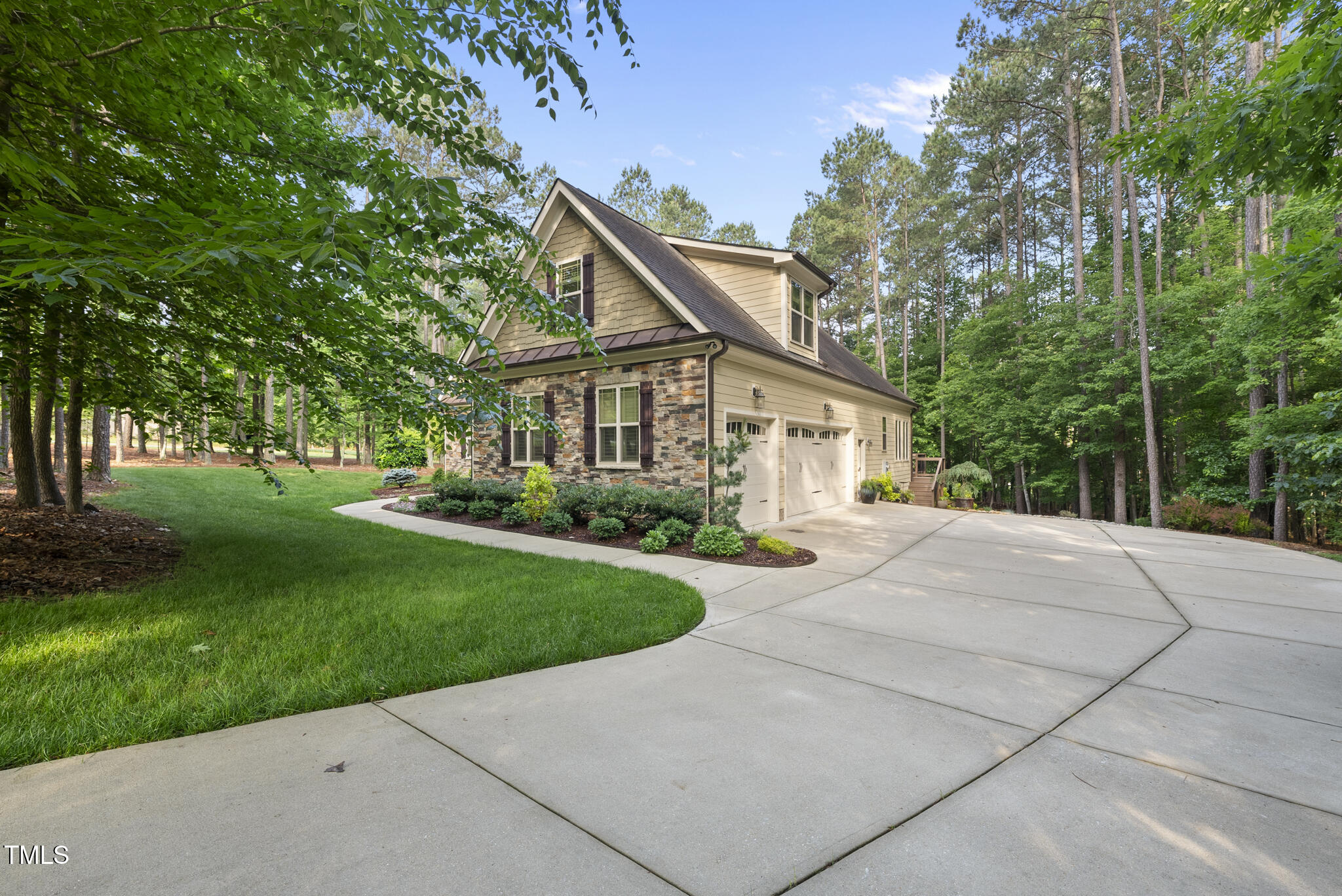 1211 New Grissom Way