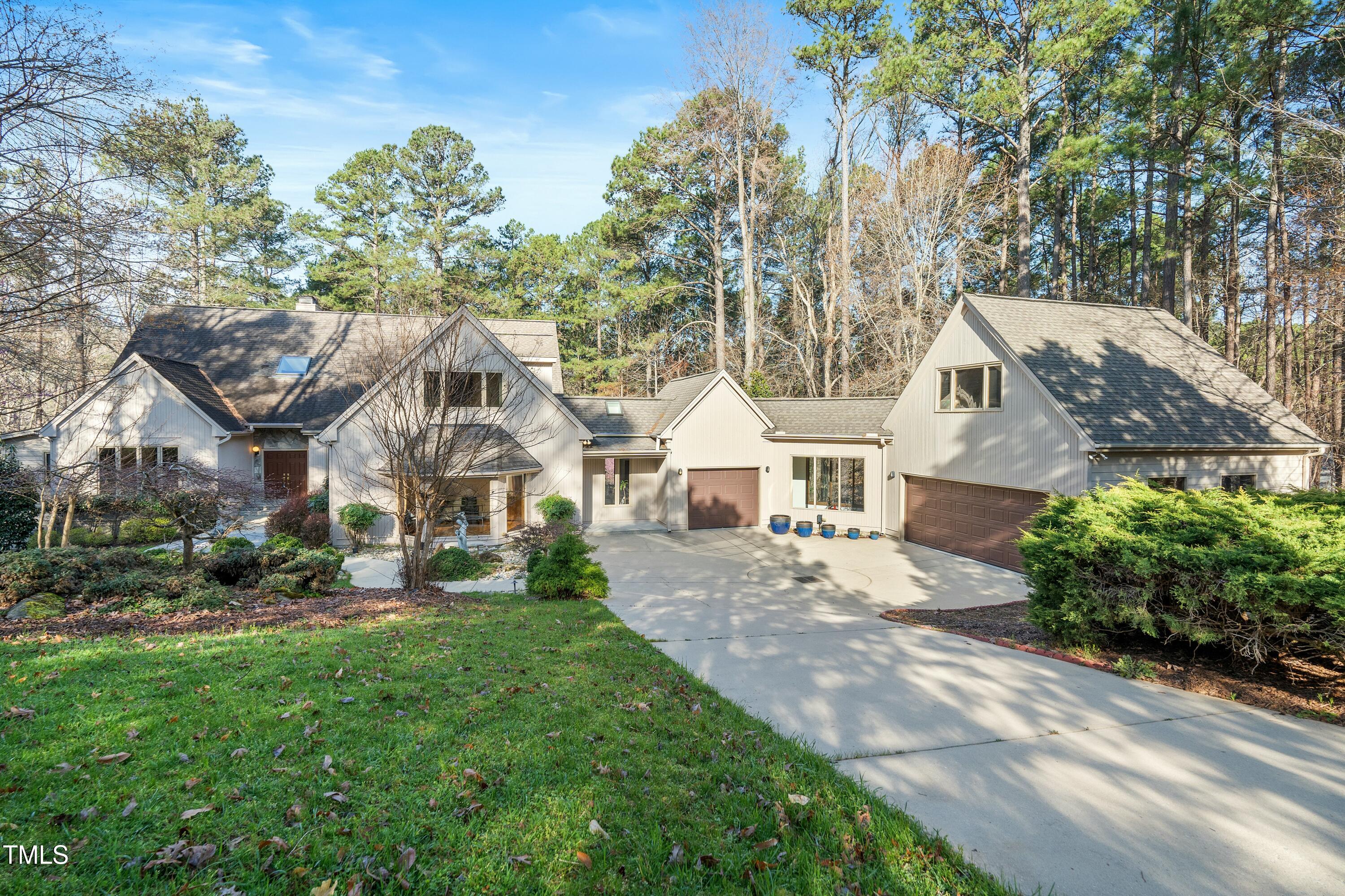 12117 Cliffside Circle