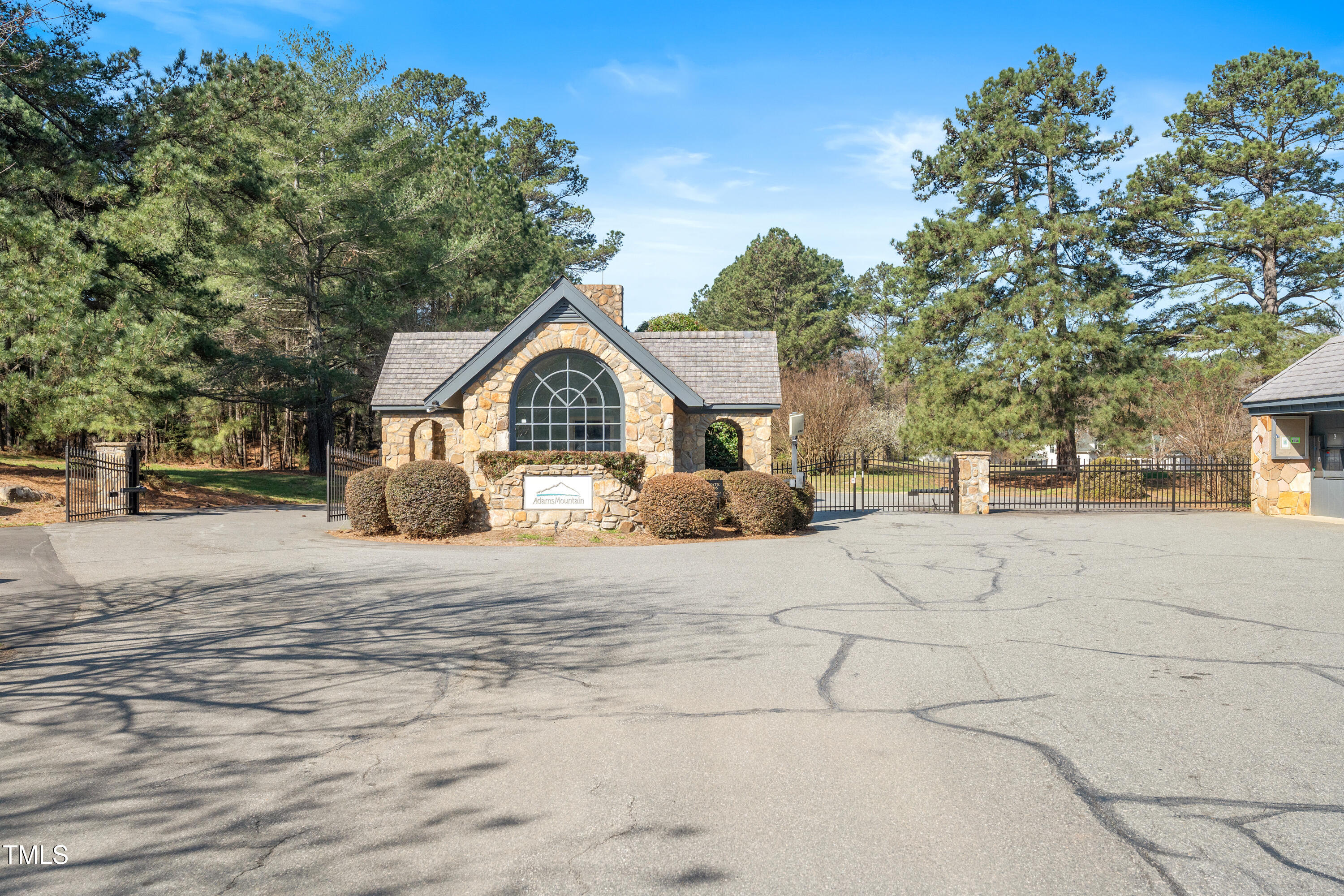 12117 Cliffside Circle