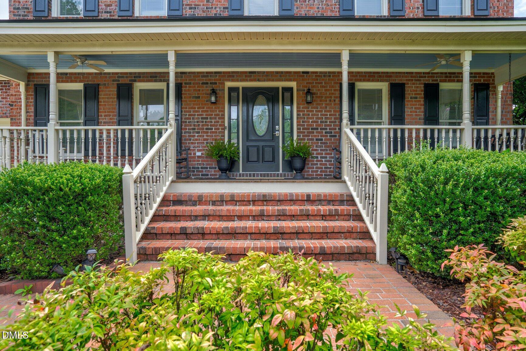 613 Chimney Hill Way