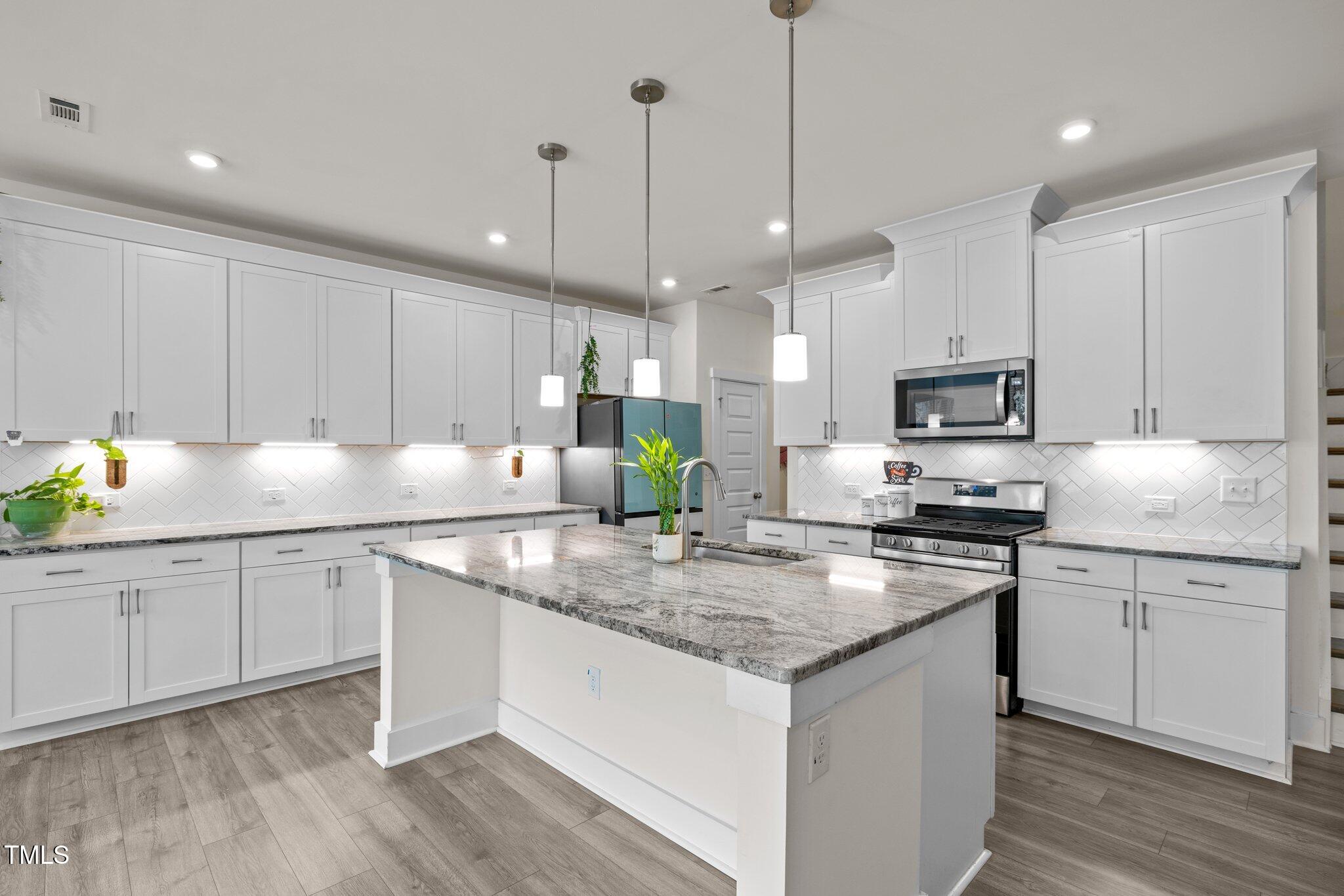 484 Autumn Rain Street