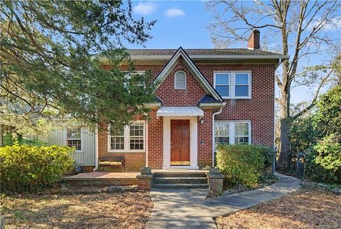 Photo of 207 Hillcrest Avenue, Fayetteville, NC 28305 (MLS # LP756666)