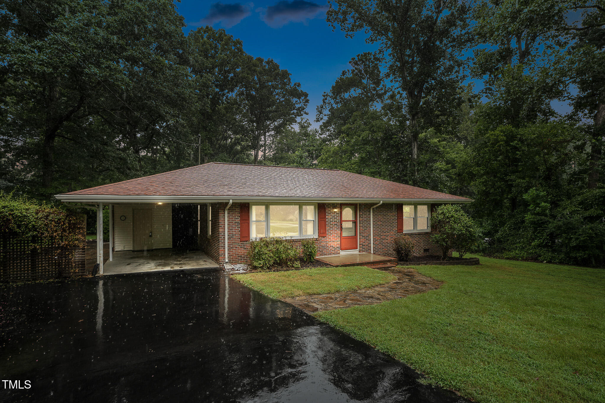 1217 E Oak Drive