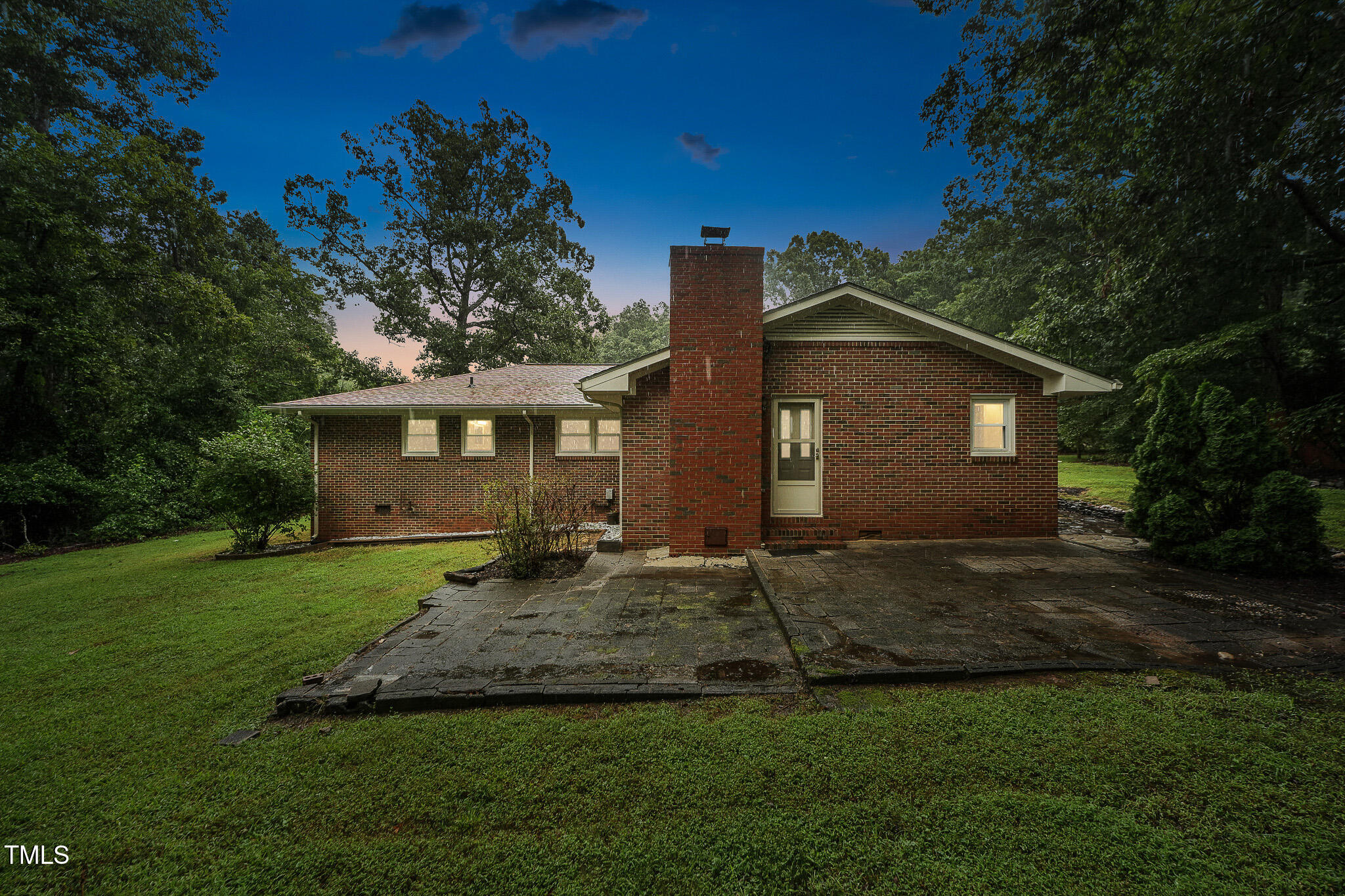 1217 E Oak Drive