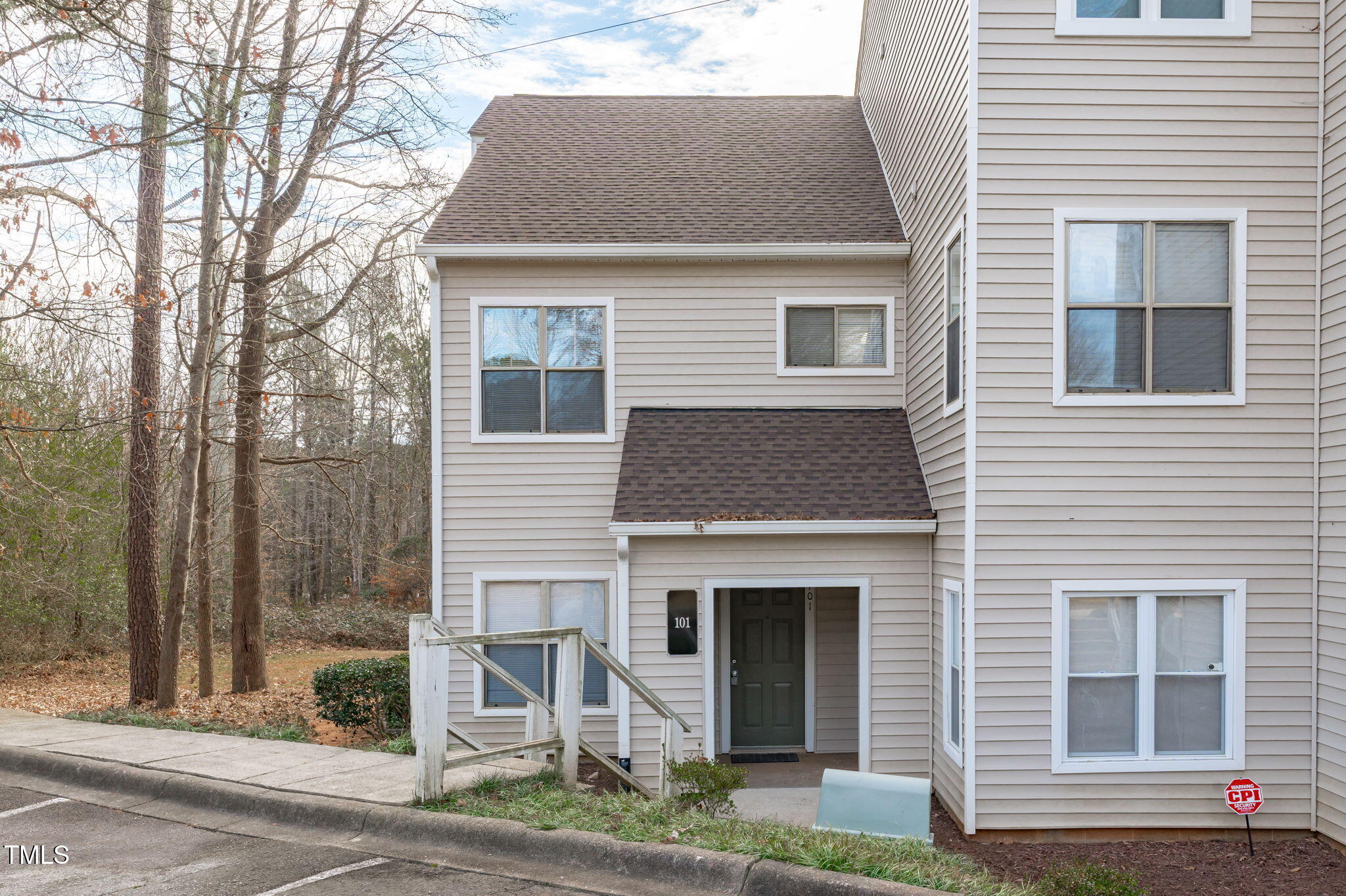 6131 Summerpointe Place 101