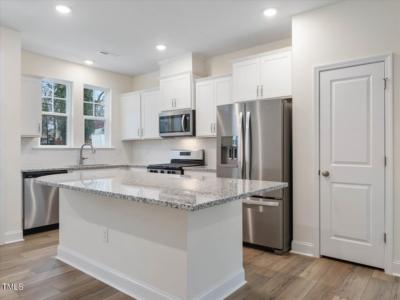 410 La Maison Avenue 4