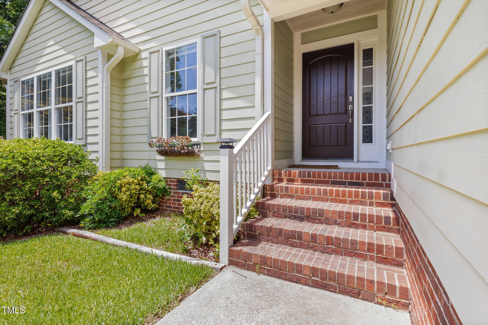 6205 Houndsman Court